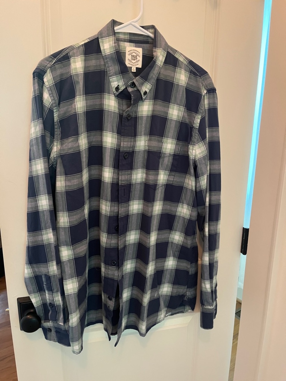 ❤️ 7 for 20 ❤️ True Craft Navy, White & Light Green Plaid Button-Down Shirt